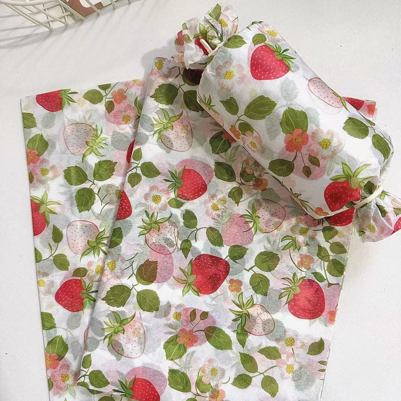 Strawberry-Printed-Tissue-Paper.